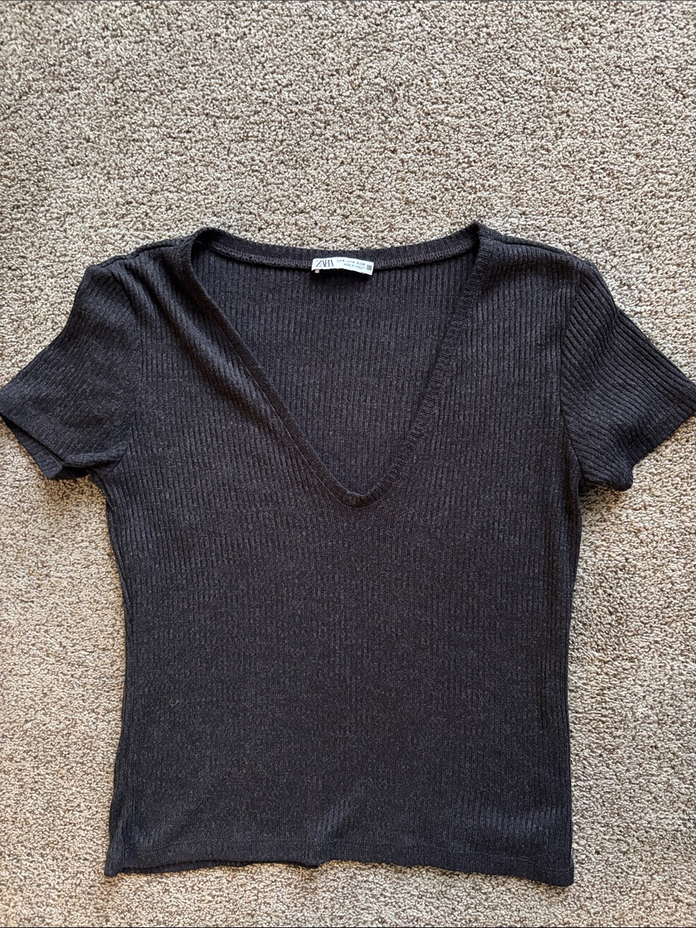 ZARA charcoal Black Ribbed V-Neck Short Sleeve cropped fitted Tee sz M